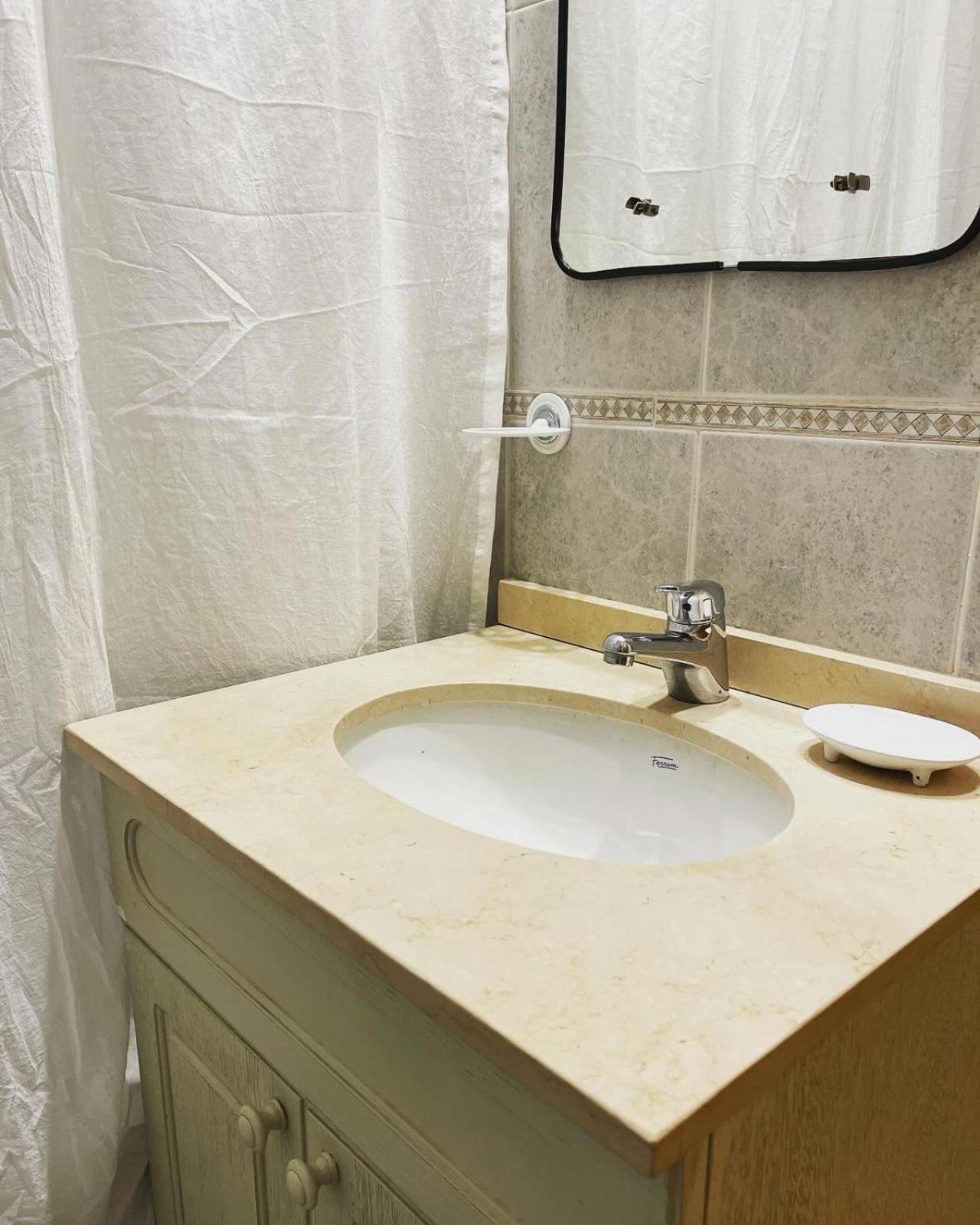 Apartamento Comodo Ambiente Con Balcon En Recoleta *